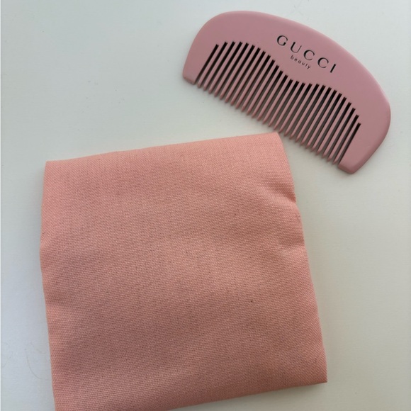 Gucci Pink Beauty Comb and Pouch Accessory Set